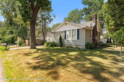 970 Kearny Ave, Lacey, NJ 08731-1109