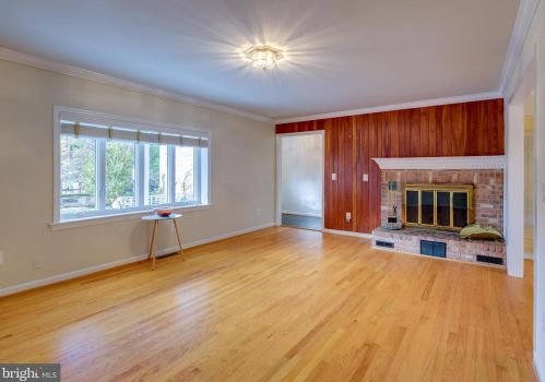 220 Magruder Pl, Leesburg, VA 20175-4407