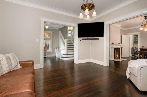 1912 Delaware Ave, Cincinnati OH  45212-3621 exterior