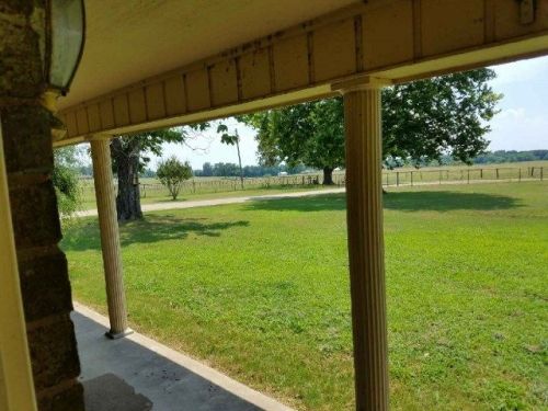 569 County Road 4316, De Kalb, TX 75559-2822