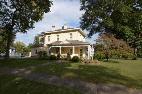 527 Saint Clair St, Pittsburg, IL 62471-2299