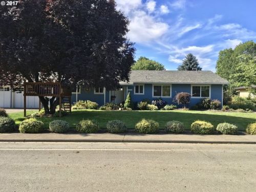 1250 Hayes St, Woodburn OR  97071-4309 exterior