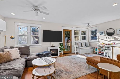 24 Evergreen Ln, Tavistock NJ  08033-1202 exterior