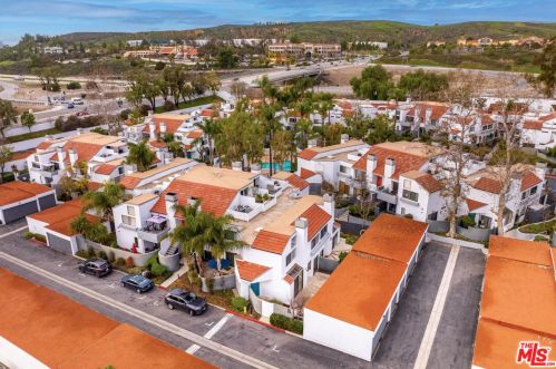 1142 Tivoli Ln, Simi Valley CA 93065-0984 exterior