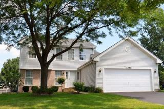 2040 Schumacher Dr, Naperville, IL 60540-1929