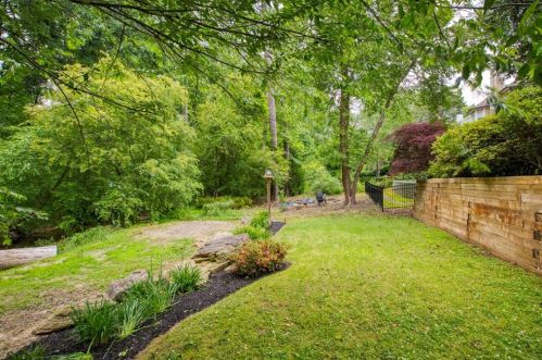 2527 Brookline Cir, Atlanta GA  30319-3690 exterior