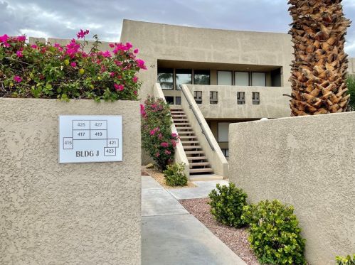 425 Bradshaw Ln, Palm Springs, CA 92262-7951