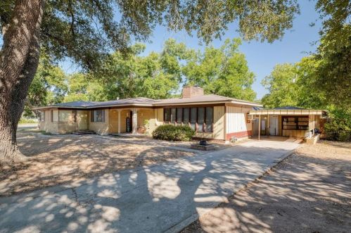 204 Gibson, Thorndale, TX 76577-8546