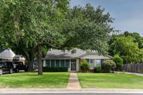 3532 Biddison St, Fort Worth, TX 76109-2805