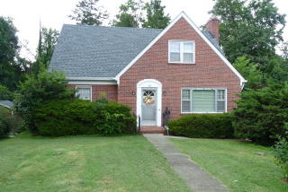 187 Grove Park Cir, Danville, VA 24541-3251