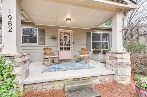 1982 La Dawn Ln, Atlanta, GA 30318-2018