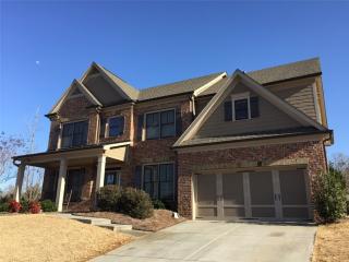 5127 Sunlake Dr, Hoschton, GA 30548-3439