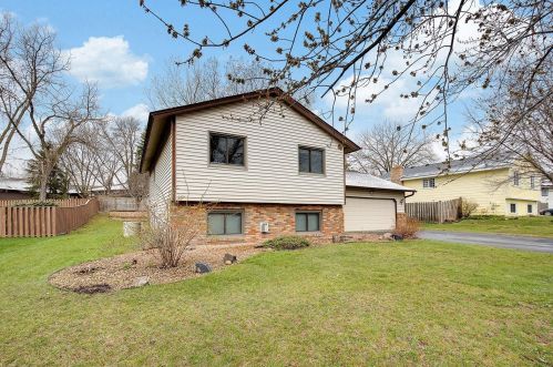 3925 Highland Dr, Saint Paul MN  55126-7015 exterior