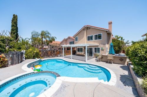 3670 Windstorm Way, Riverside CA  92503-4505 exterior