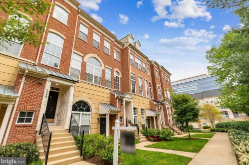 12079 Trumbull Way, Herndon, VA 20190-3263