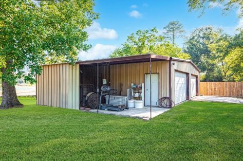 1016 Chateau Wood Pkwy Dr, Conroe TX  77385-9771 exterior