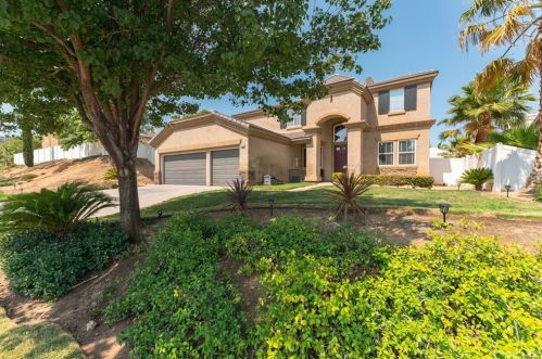 42325 Sunnyslope Dr, Lancaster, CA 93536-7373