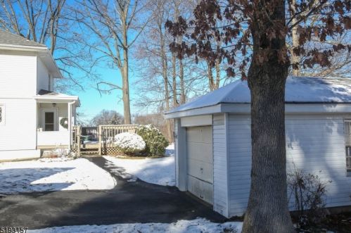 19 Church St, Netcong, NJ 07857-1303