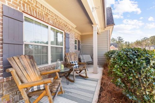461 Copper Ridge Dr, Loganville, GA 30052-4405