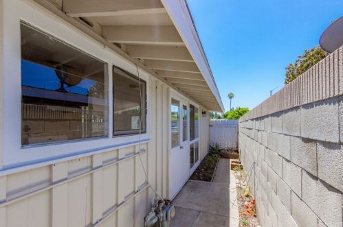 1129 Vermont Ave, Anaheim CA  92802-1825 exterior