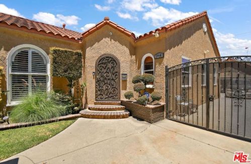 204 Sloan Ave, Compton, CA 90221-2822