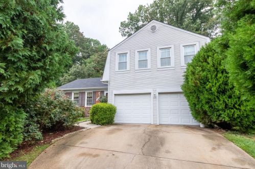 9706 Glenway Ct, Springfield, VA 22015-4114