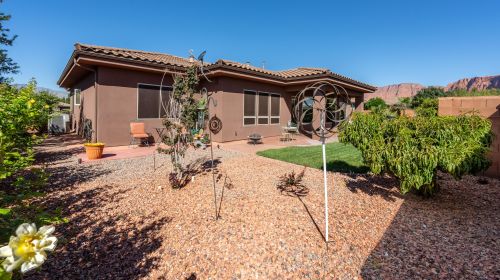 90 Brokenstone Trl, Kayenta UT 84738-6575 exterior