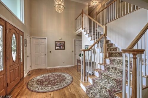 1 Austin Hill Rd, Clinton, NJ 08809-2038