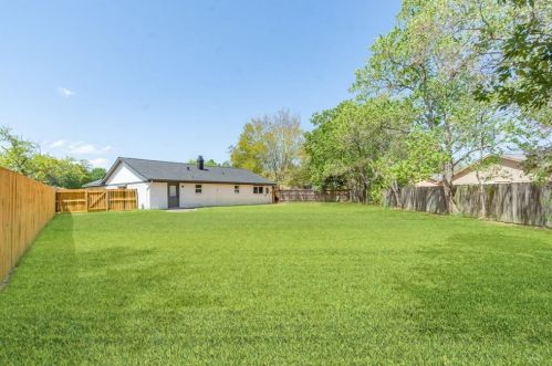 9813 Wren Ct, Conroe TX  77385-3729 exterior
