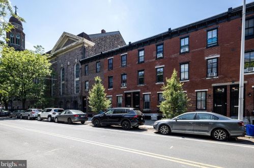 2020 Christian St, Philadelphia PA  19146-2657 exterior