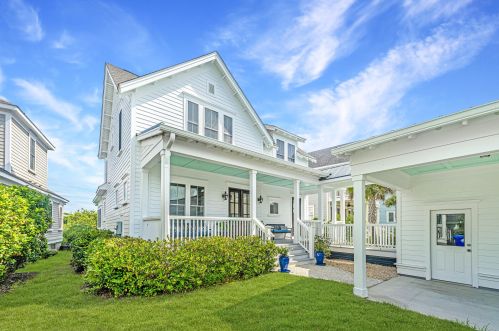 1571 Paradise Lake Dr, Mount Pleasant, SC 29464-5718