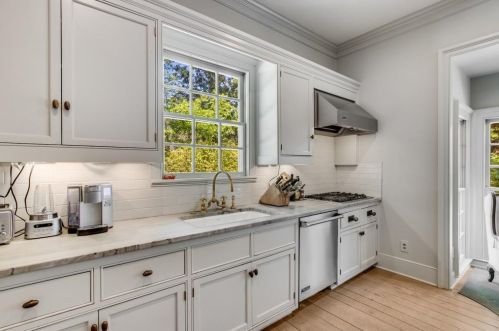 3229 Arden Rd, Atlanta GA  30305-1936 exterior