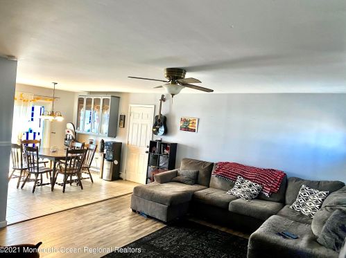 1005 Orlando Dr, Lacey, NJ 08731-5512