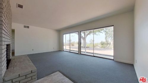 2569 Mt Vernon Ave, Riverside CA  92507-3202 exterior