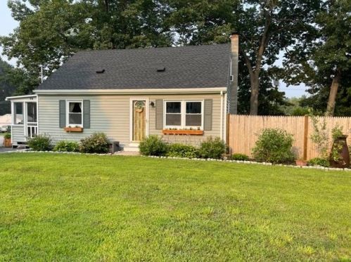 28 Alpine St, Nashua, NH 03060-4002