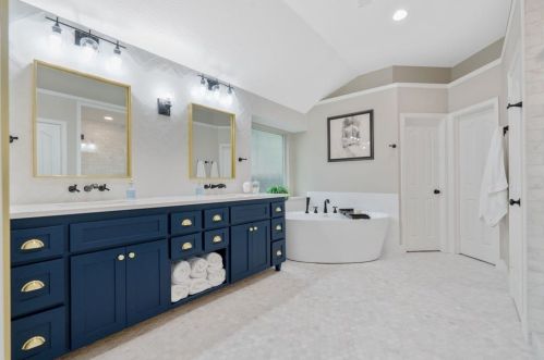 130 Evangeline Oaks Cir, Conroe TX  77384-5010 exterior