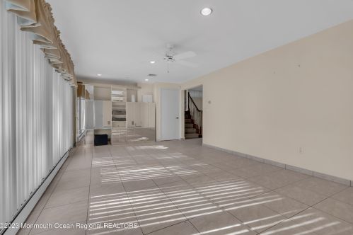 4 Judith Ct, Tinton Falls NJ  07712-4136 exterior