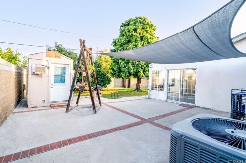 2908 Elmlawn Dr, Anaheim CA  92804-3915 exterior