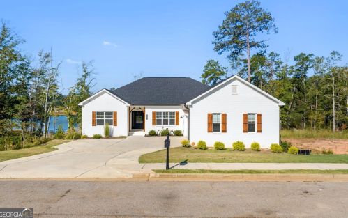 407 Lakeview Way, Lagrange, GA 30241-8792