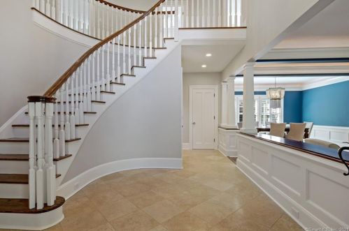 19 Hearthstone Ln, Wilton CT  06897-2901 exterior