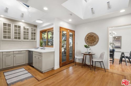 2575 Gardner Pl, Glendale CA  91206-3018 exterior