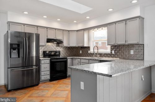 203 Lombardy Dr, Fredericksburg, VA 22408-1544