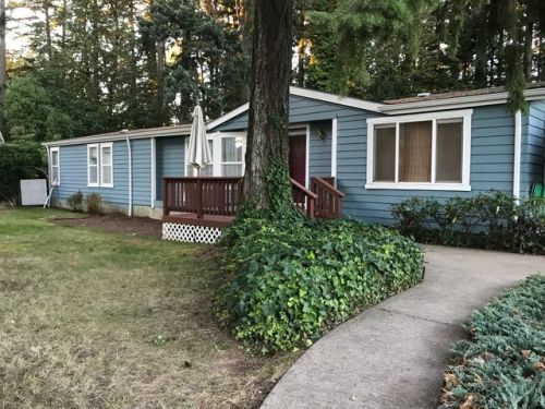 1379 Willow Ave, Woodburn OR  97071-2101 exterior