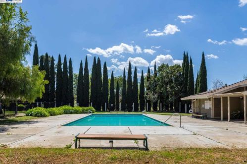 2021 Olivera Rd, Concord CA  94520-5461 exterior
