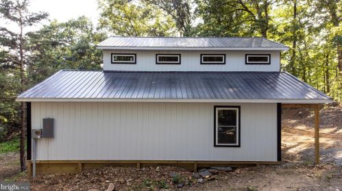 289 Winstead Rd, Berkeley Springs WV 25411 exterior