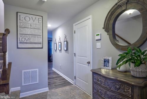 33 Tailor Ln, Erial, NJ 08081-5699