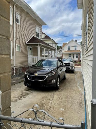286 Vermont Ave, Providence, RI 02905-2829