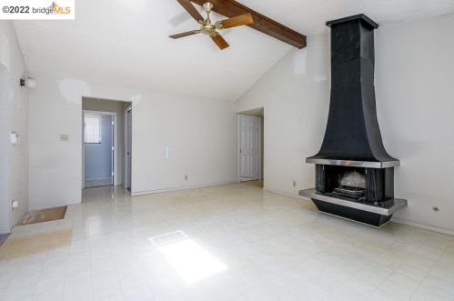 6 Pillon Real, Concord CA  94523-1622 exterior