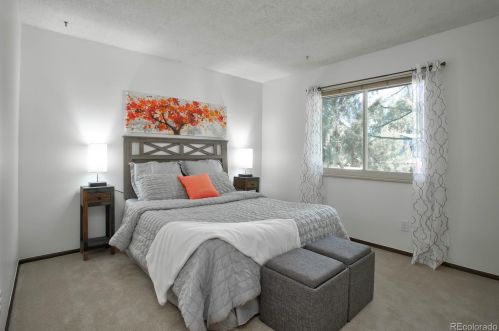 6917 Spruce Dr, Englewood CO 80112-1229 exterior