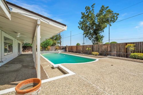 945 Madison Ave, Los Banos CA 93635-4820 exterior